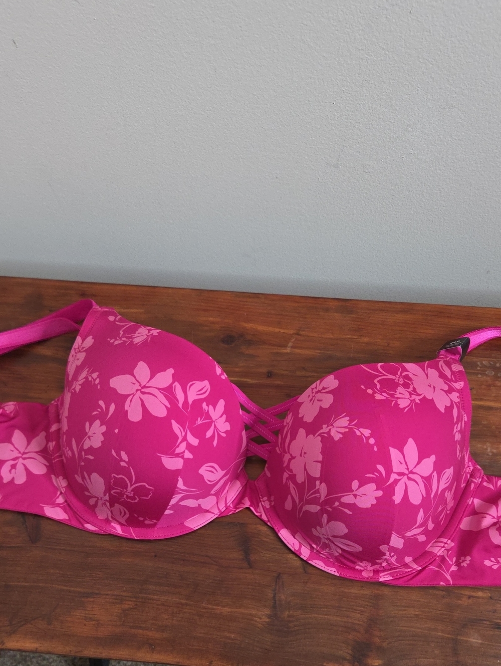 Torrid Hot Pink Floral Padded Underwire Crisscross Front XO Plunge Push Up Bra
